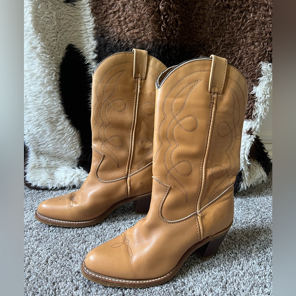 Tan Women’s Cowboy Boots